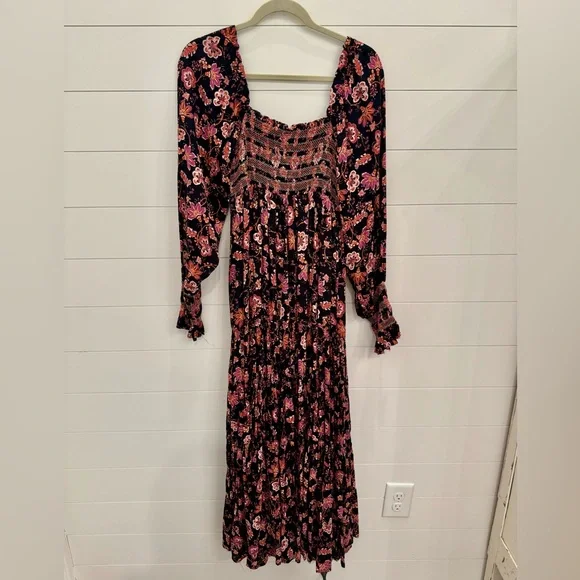Women’s FREE PEOPLE Sweet Escape Smocked Maxi Dress Medium NWT! Black Floral - Picture 9 of 11